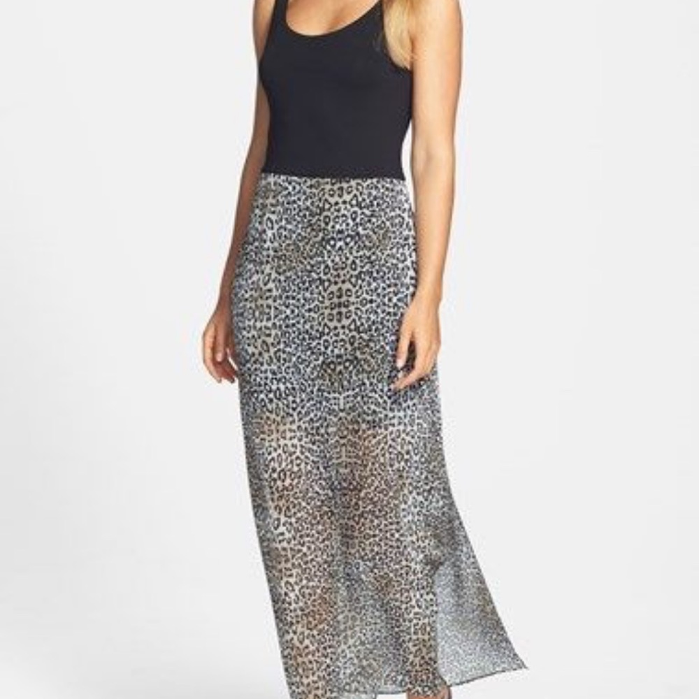 👗👗👗VINCE CAMUTO Maxi Dress